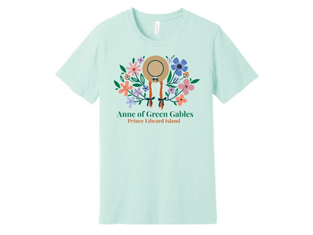 Anne Hat & Flowers Tee